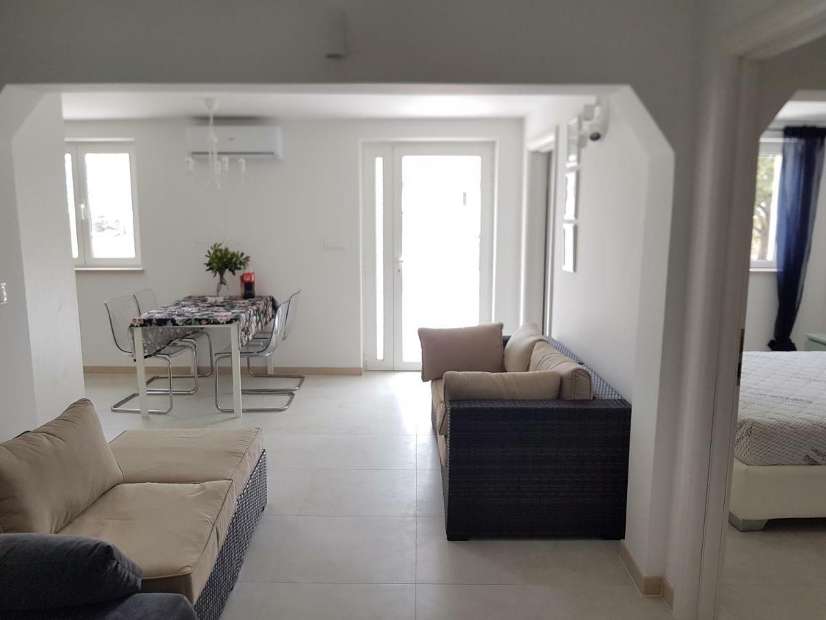 Fig Tree Apartment Povlja  Bagian luar foto