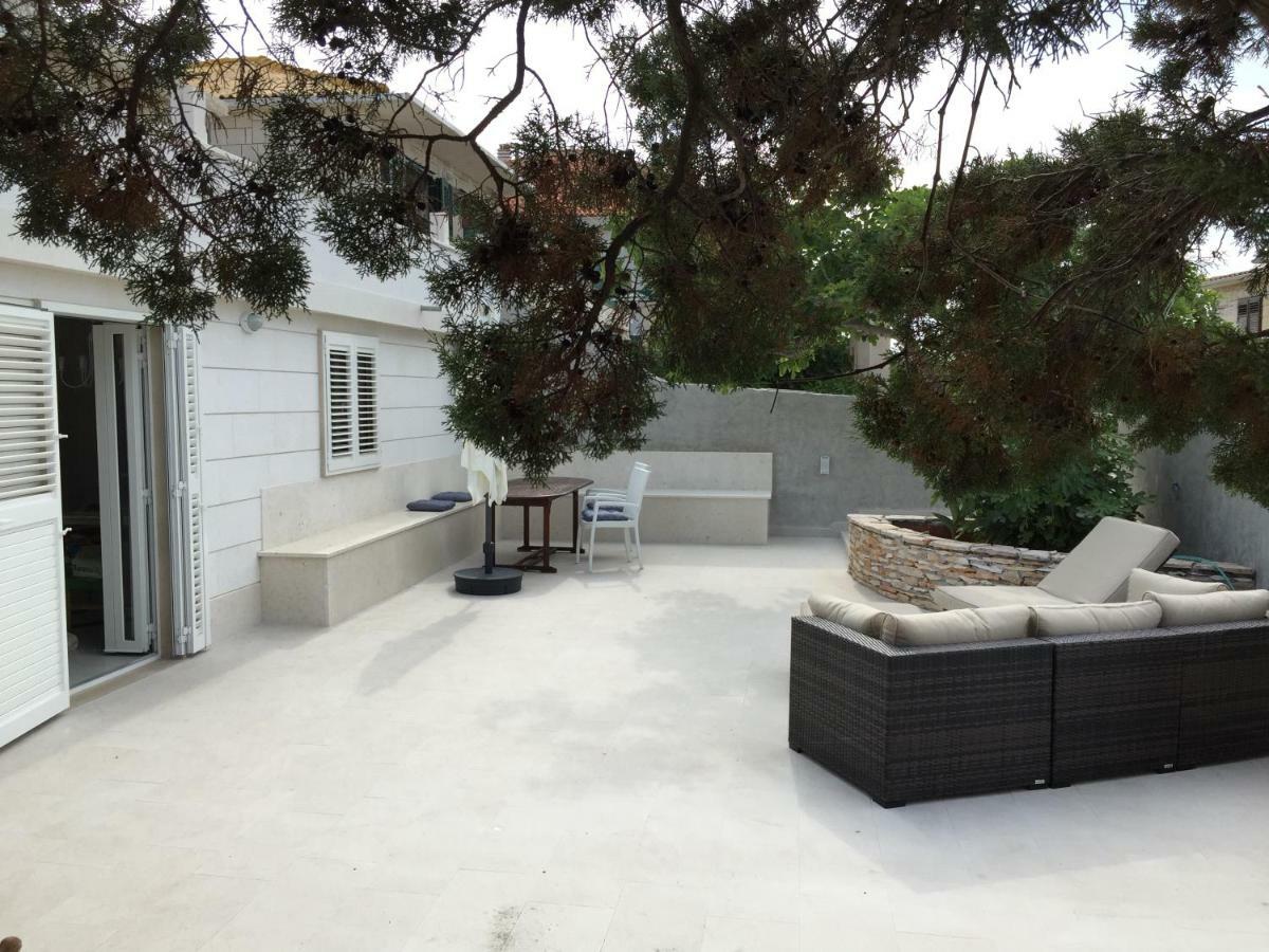 Fig Tree Apartment Povlja  Bagian luar foto