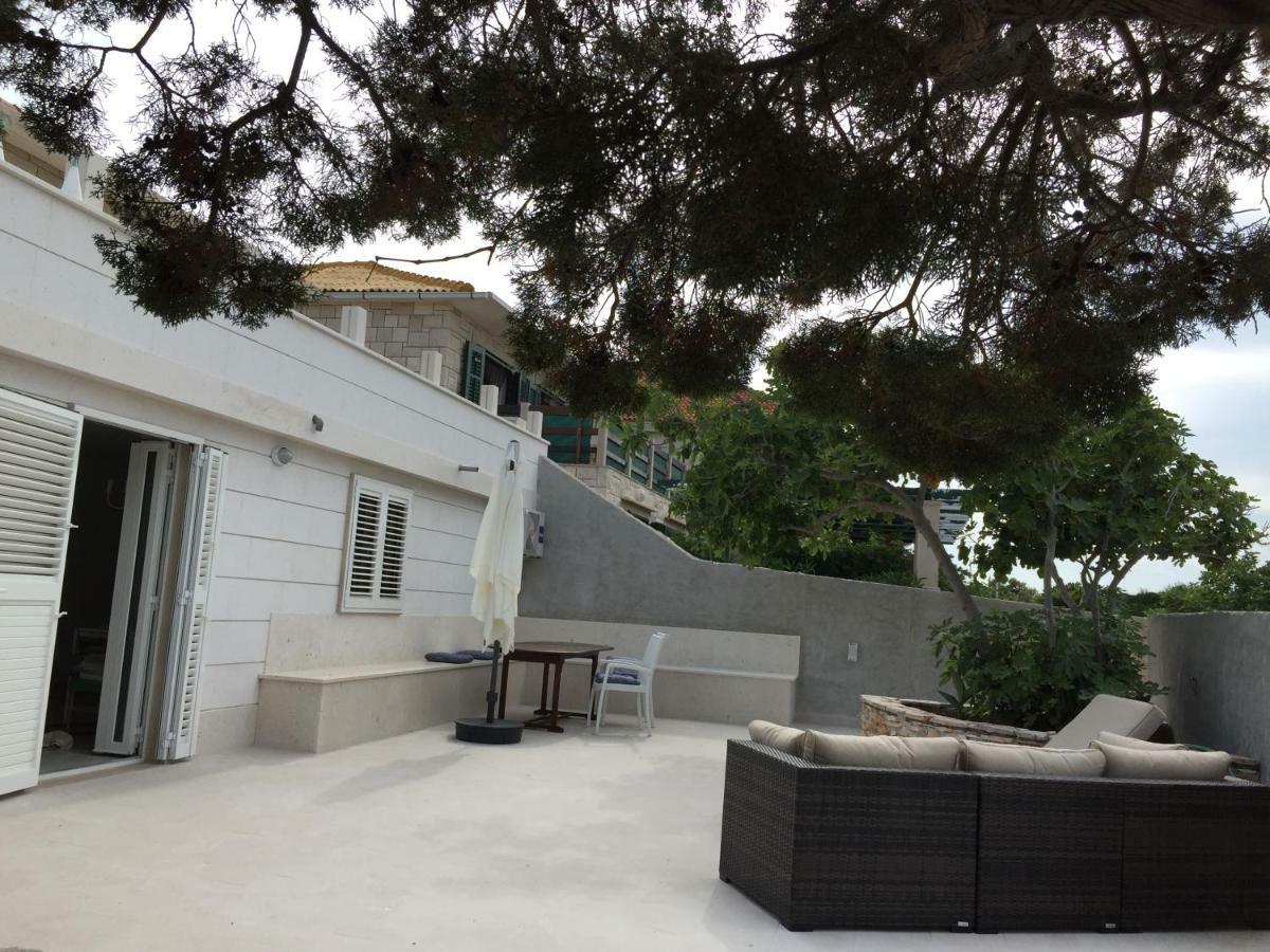 Fig Tree Apartment Povlja  Bagian luar foto